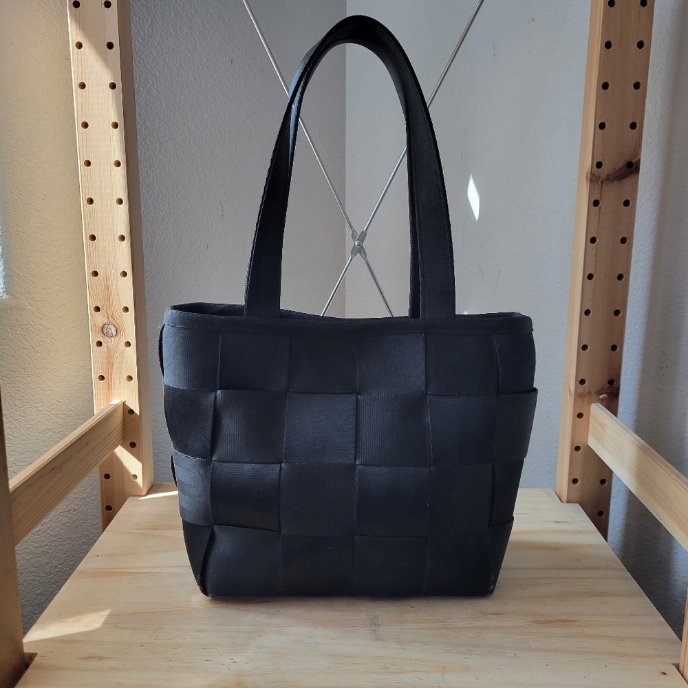 Harveys The Original Seat Belt Bag Black Small Tote